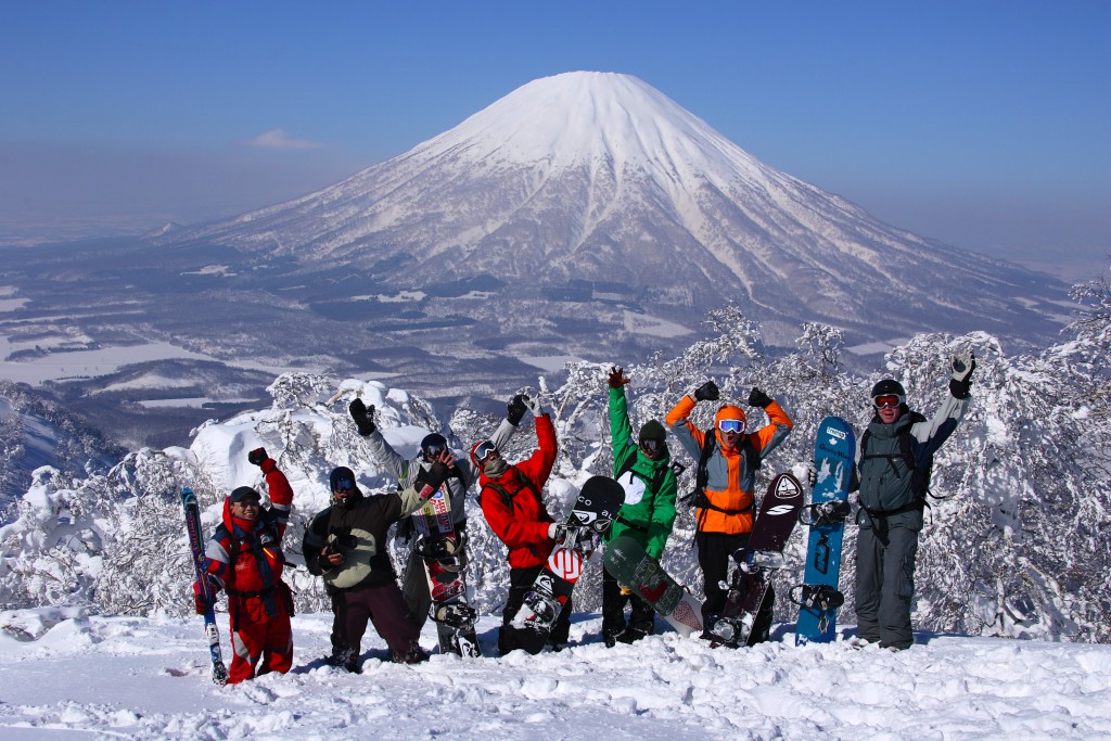 GROUP FULLY GUIDED TOURS POWDER SKI JAPAN GROUP FULLY GUIDED TOURS POWDER SKI JAPAN